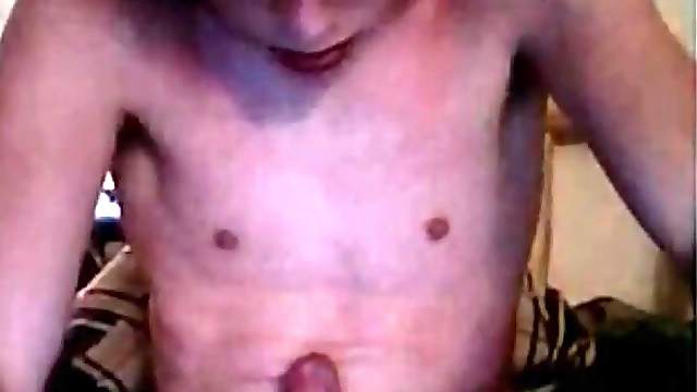 Fit solo guy jerks off in webcam show