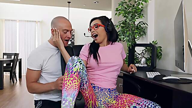 Nerdy slut feels perfect with so much dick hammering her ass without hesitation