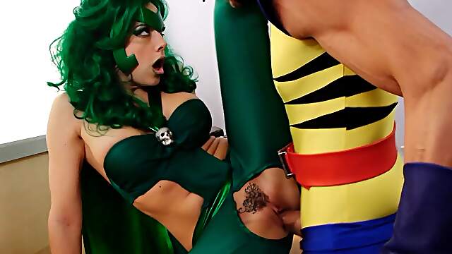 Role play in extreme positions grant the green lady unique sensations