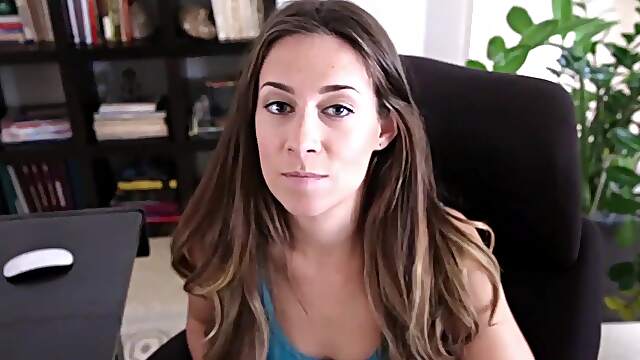 Cassidy's luscious curves in raunchy doggie