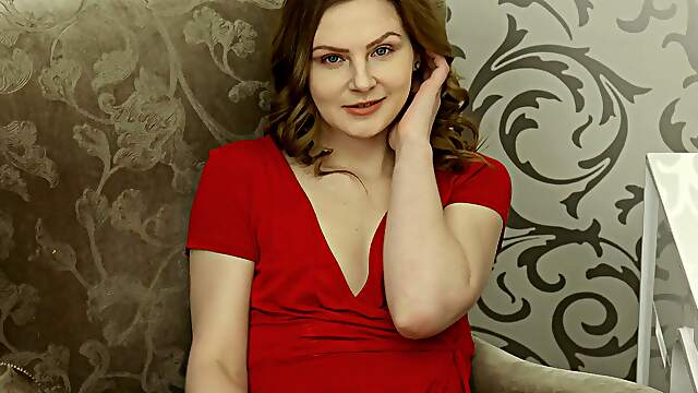Curvy Selena's naughty fingers explore her juicy MILF body in a steamy solo scene