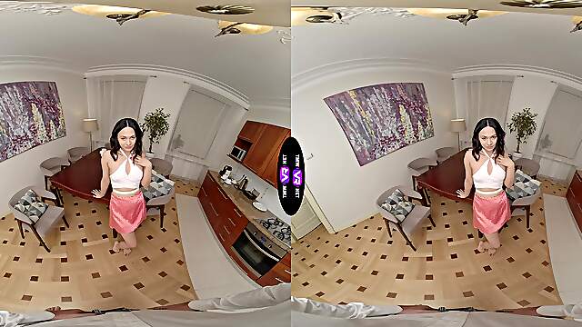 Teen Roxy's curvy booty bounces in doggy