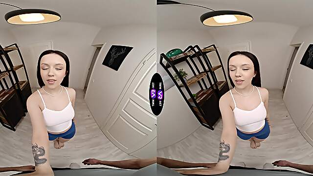 Black RiRi's sensual lips tease in VR